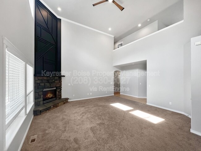 Building Photo - 345 E Kite Dr