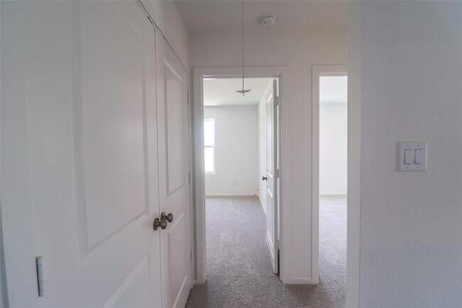 Building Photo - 31371 Black Cherry St
