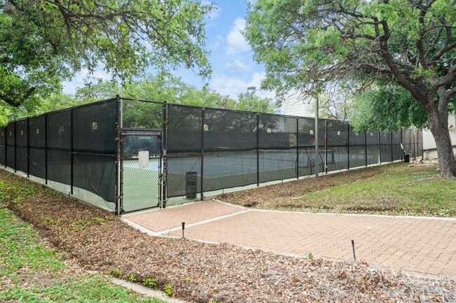 Building Photo - 7701 Wurzbach Rd