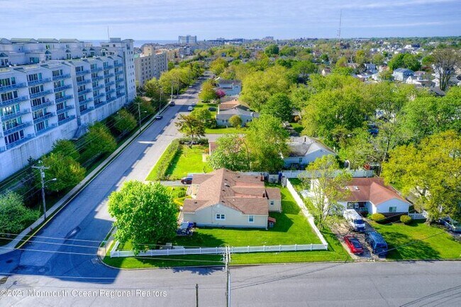 Building Photo - 306 Clifton Ave