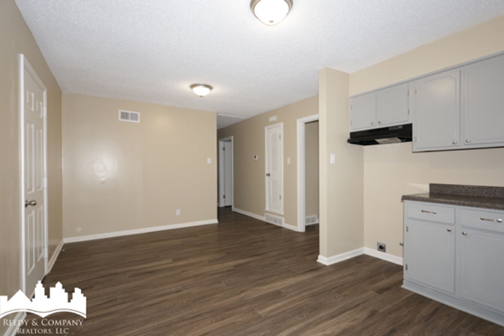 Building Photo - 616 N Roselawn Dr