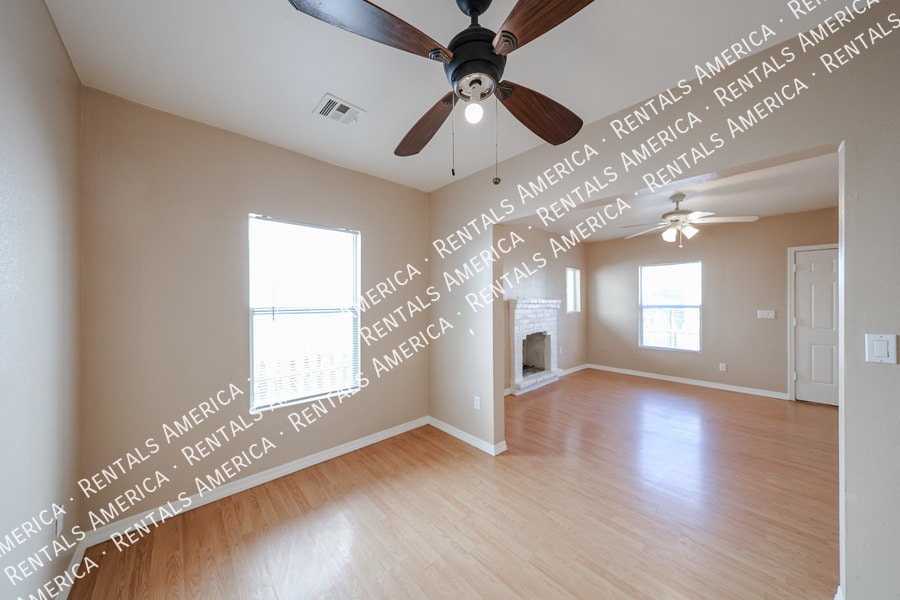 Building Photo - 713 N 9th St