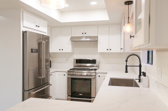 Building Photo - 2737 Chadwick Cir