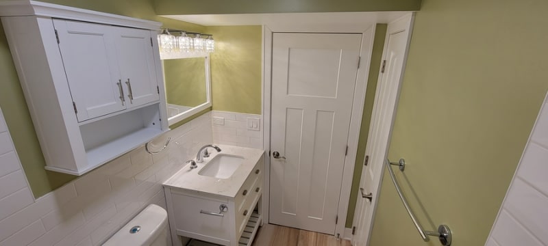 Building Photo - 6119 N Wolcott Ave