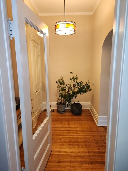 Front Hall - 260 S Marion St