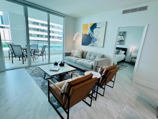 Building Photo - 951 Brickell Ave