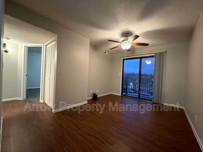 Building Photo - 3405 Holdrege St