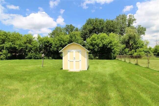 Building Photo - 6496 Calkins Rd