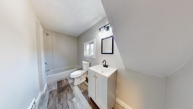 Building Photo - Old Brooklyn - 3 Bedroom Single Family Home