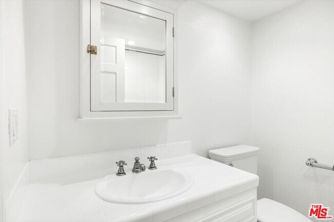 Building Photo - 3630 Roberts View Pl