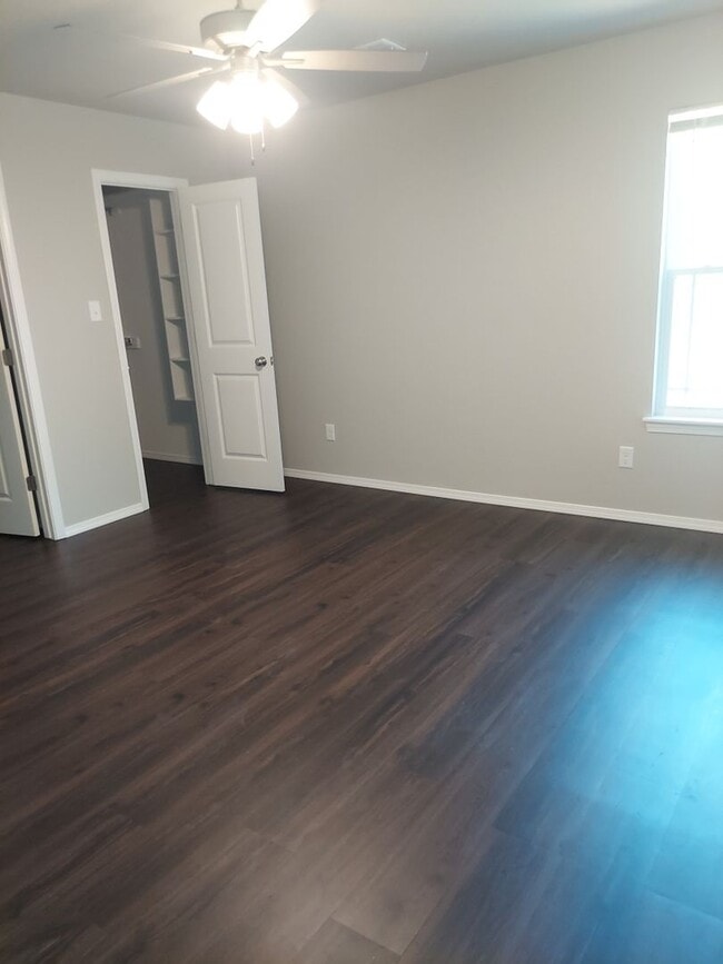 Building Photo - 2124 Ingalls Ln
