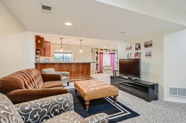 Building Photo - 9805 Cypress Point Cir