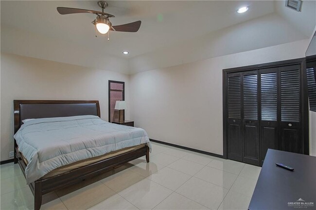 Building Photo - 45 Toronto Ave