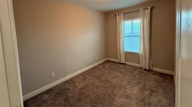 Building Photo - 15465 Honeybell Dr