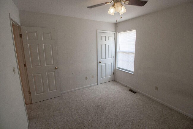 Building Photo - 1415 N Frideriki Dr