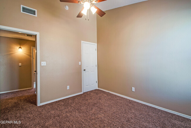 Building Photo - 7117 Mesquite Tree Ln
