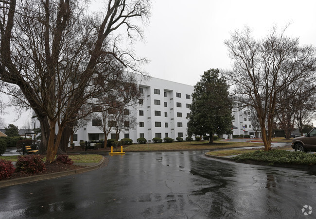 Primary Photo - Heritage Court