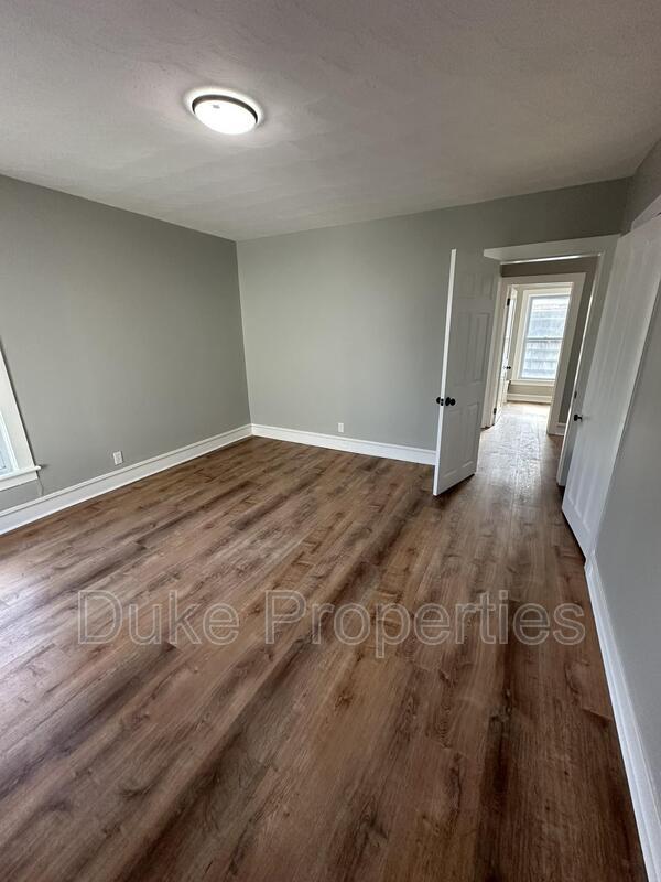 Building Photo - 5 Sheridan St