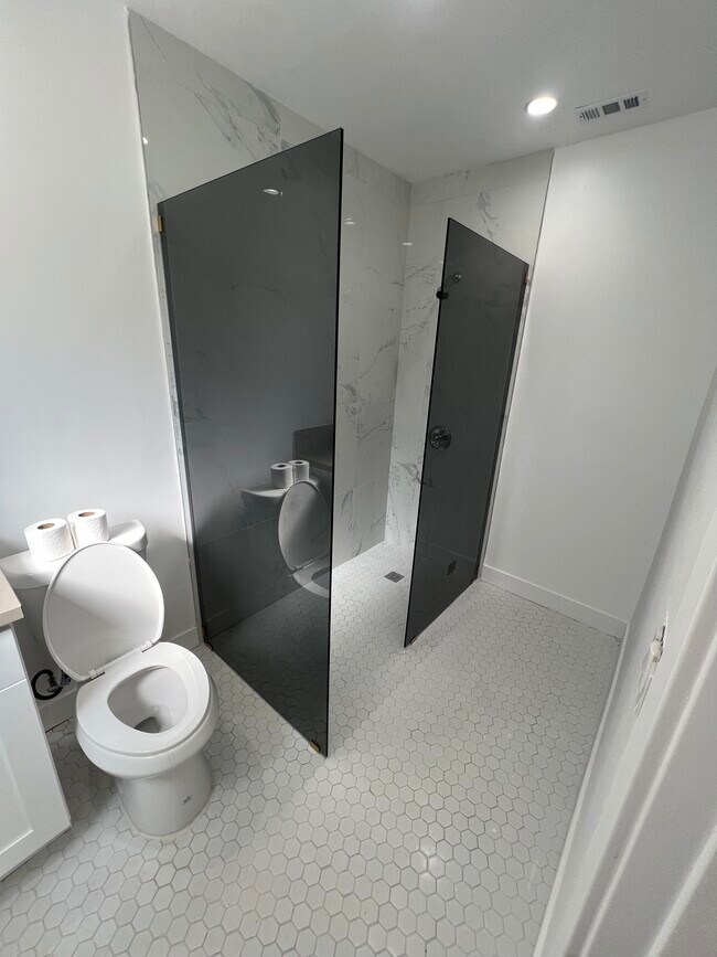 Building Photo - 3619 Edenhurst Ave