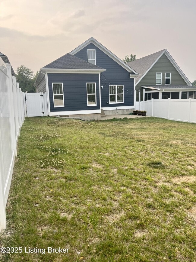Building Photo - 13512 Park Springs Ln