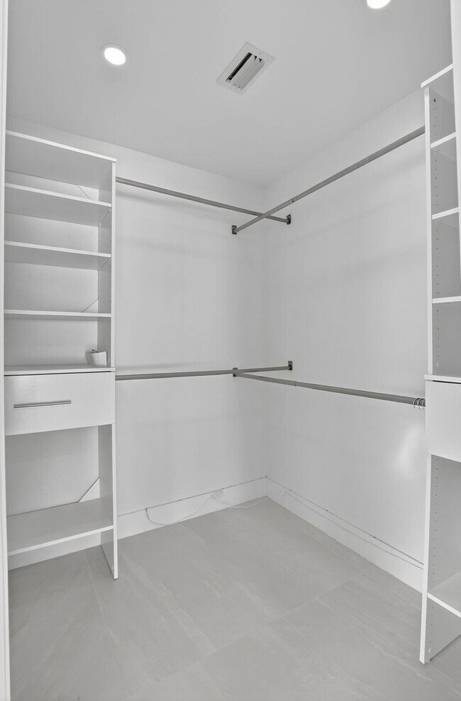 Building Photo - 20833 Sonrisa Way