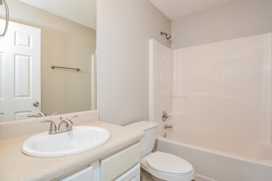 Building Photo - 61 Lazy Water Dr