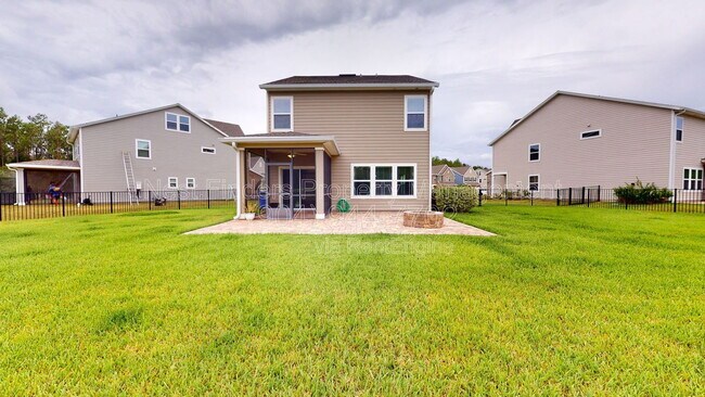 Building Photo - 201 Silver Creek Pl