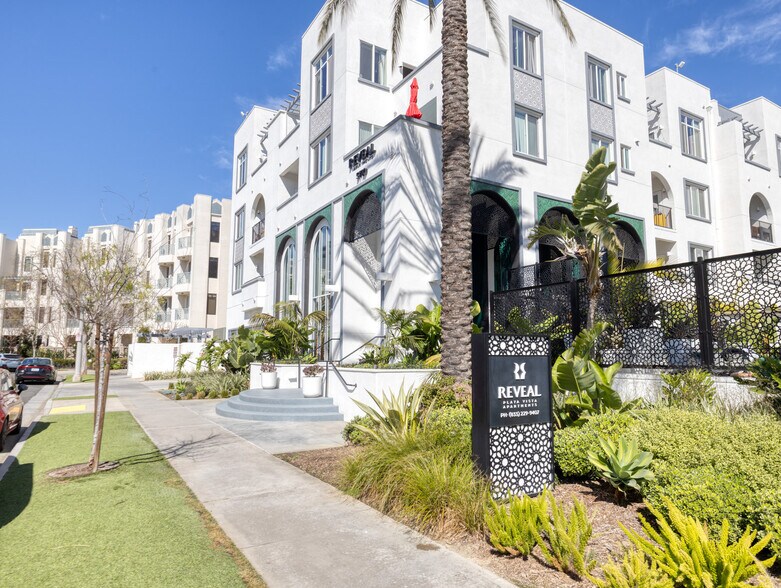 Building Photo - 5710 Crescent Prk E