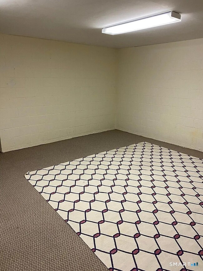 Building Photo - 97 W Norwalk Rd