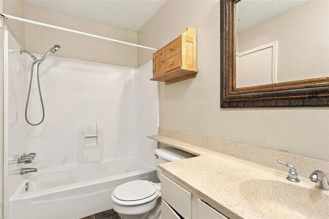 Building Photo - 902 Park Village Cove