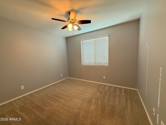 Building Photo - 943 W Danish Red Trail