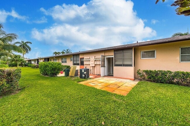 Building Photo - 2995 Crosley Dr W