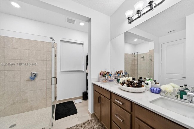 Building Photo - 4305 Marina Way