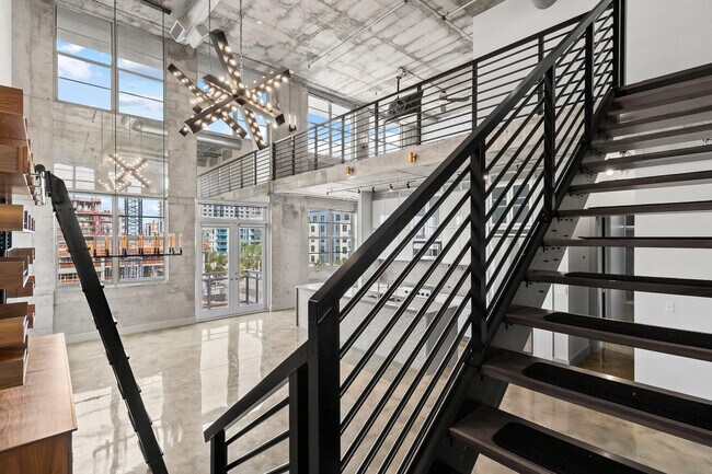 Building Photo - 445 N Andrews Ave