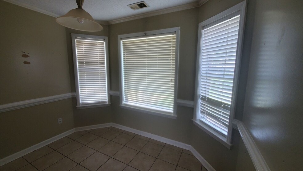 Building Photo - 1084 Tara Dr