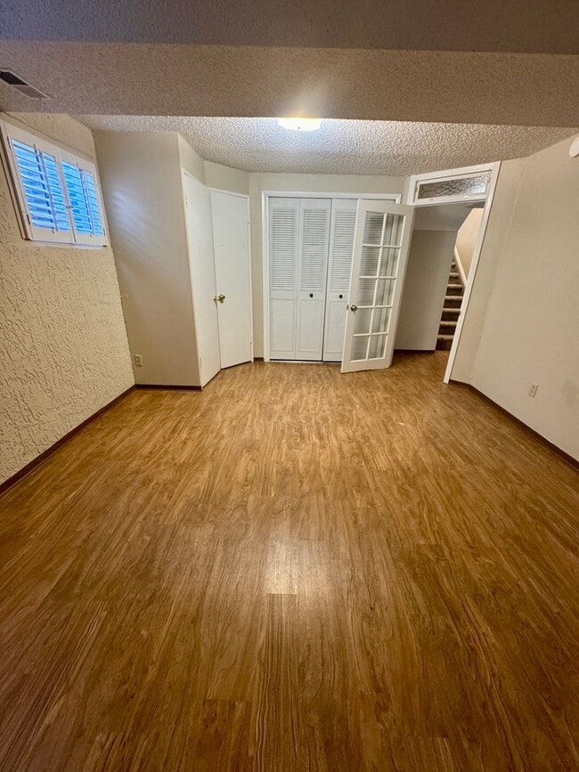 Building Photo - 4 Bedroom Home in Villa Loma-Available NOW