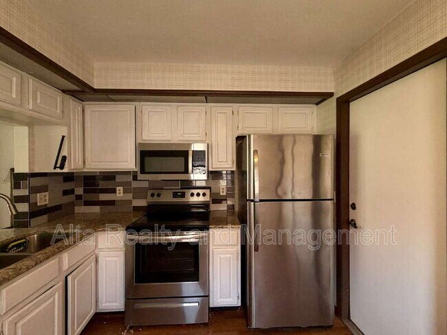 Building Photo - 4655 Trevi Dr