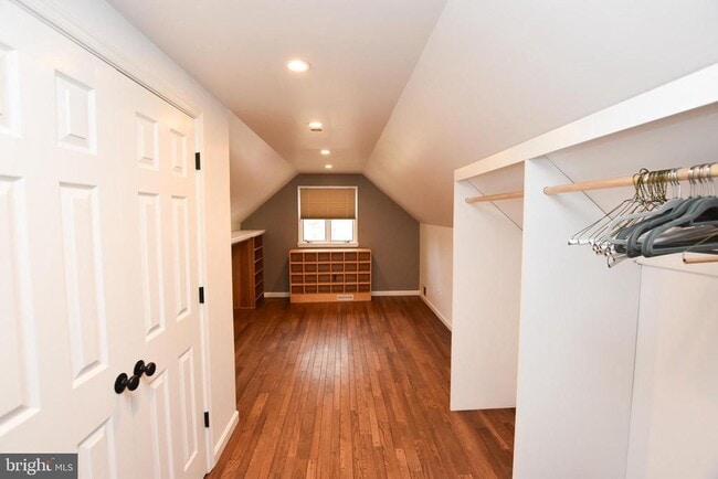 Building Photo - 124 Lakeland Dr