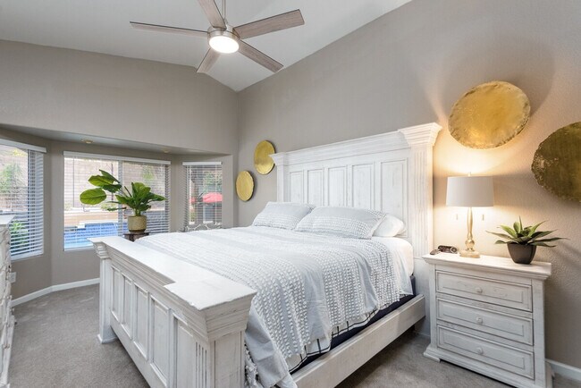 Building Photo - 7254 E Camino Del Monte