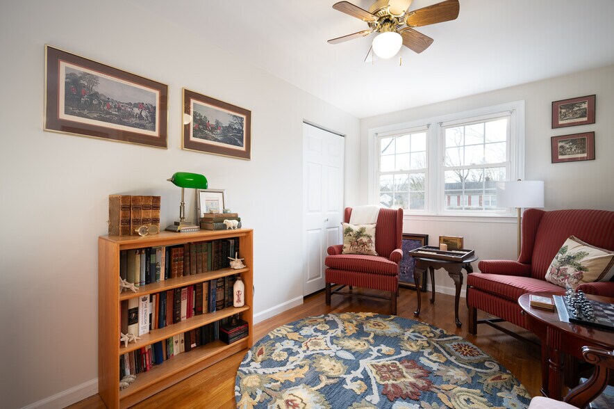 Bedroom 4 - 2409 Sweetbriar Rd