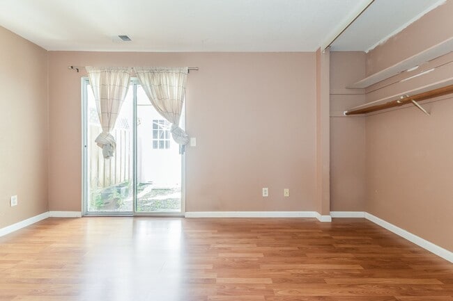 Building Photo - PURE Property Management Presents: Delightful 4 Bed 2 Bath Near Pioneer Park