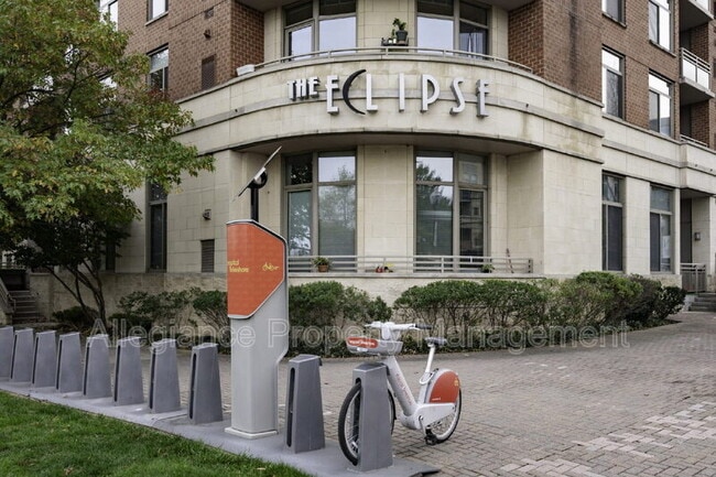 Building Photo - 3600 S Glebe Rd