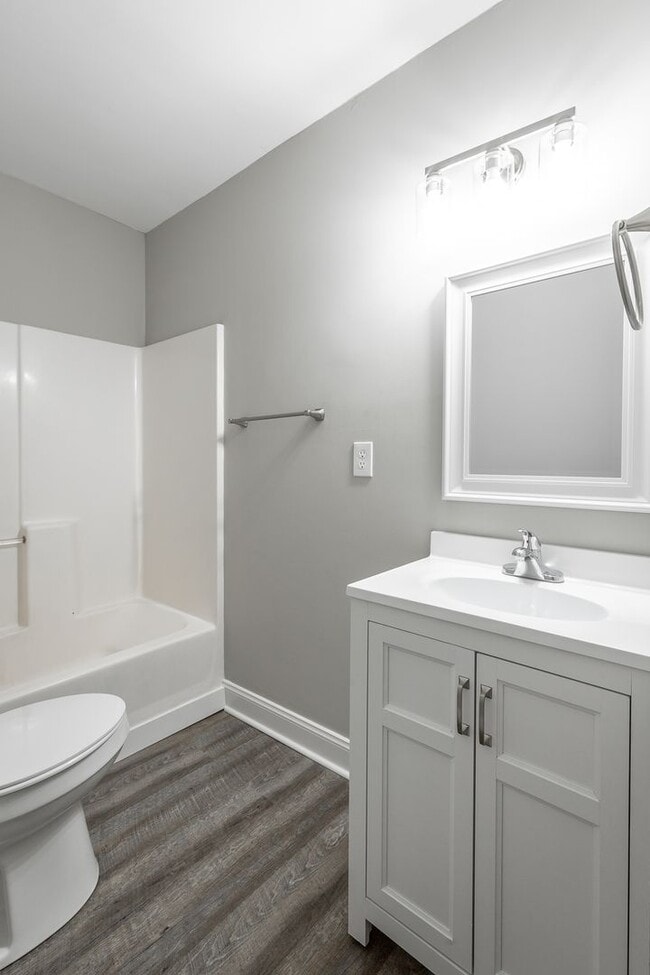 Building Photo - 5107 Sunbeam Ave