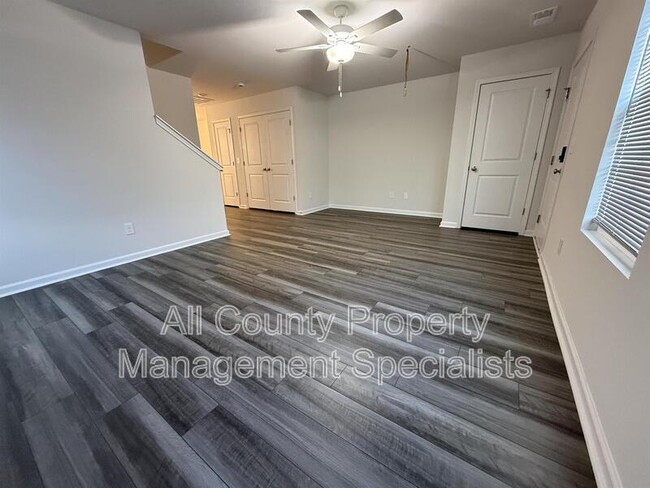 Building Photo - 451 Dinkins Dr