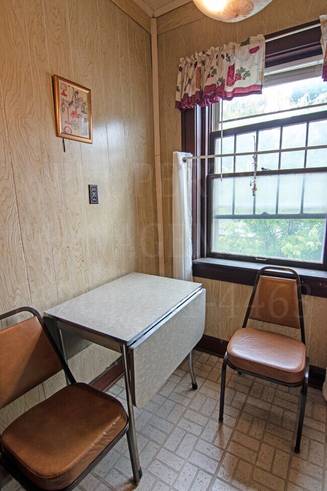 Building Photo - Studio Apartment
