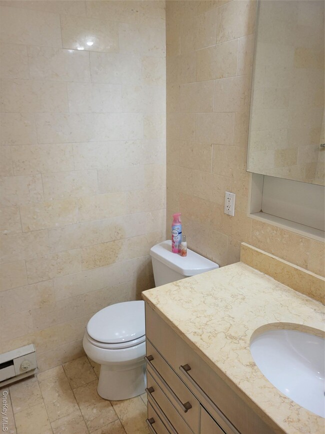 Building Photo - 143-20 Hoover Ave