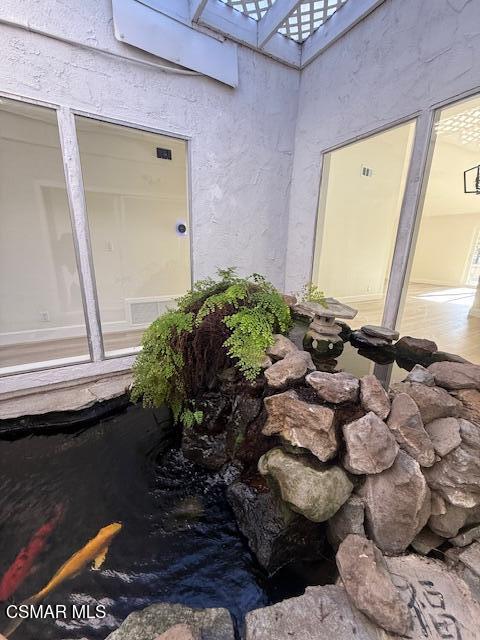 Building Photo - 648 Racquet Club Ln