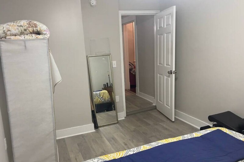 Building Photo - 506 W 48th St