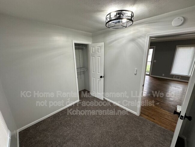 Building Photo - 5016 Norwood Ave