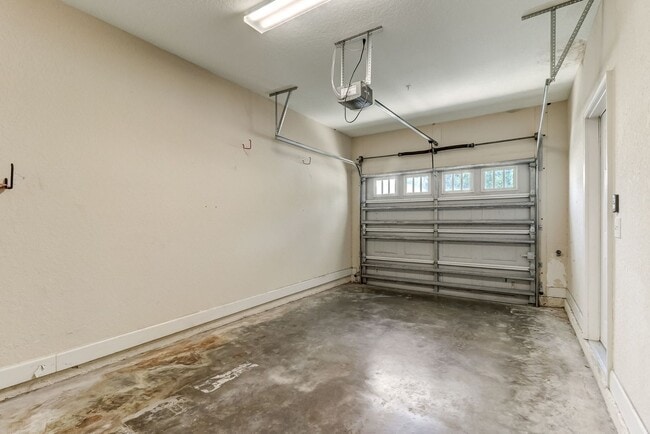 Building Photo - Beautiful 3BR/2BA Condo in Gated Stoney Creek – Close to Amelia Island